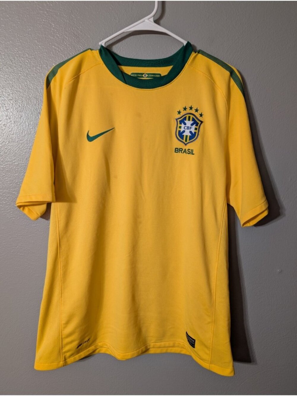 Nike Brazil 2010 Home Soccer Jersey Large Wharley 27 CBF Football Kit 369250-703